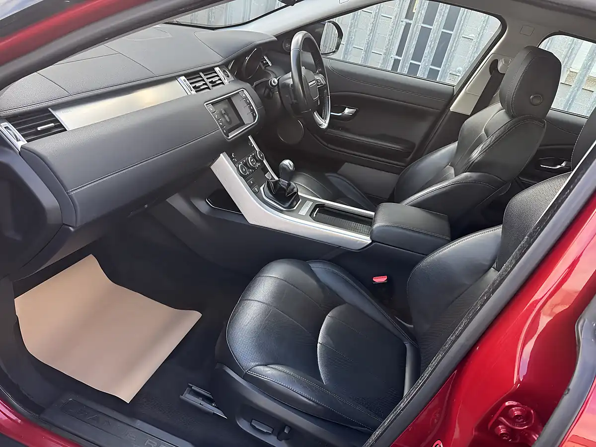 Used 2015 Land Rover Range Rover Evoque Se Tech Red - Interior and Exterior details 10