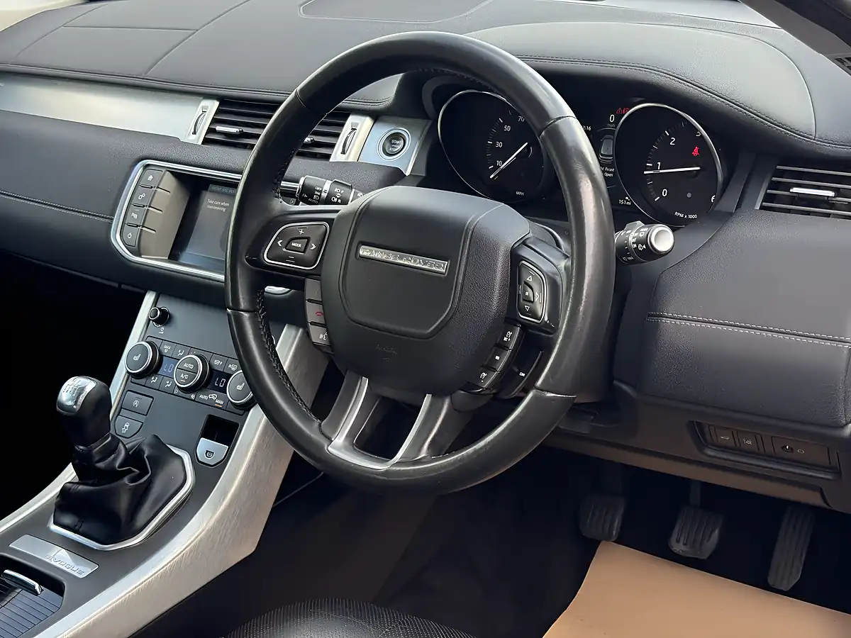 Used 2015 Land Rover Range Rover Evoque Se Tech Red - Interior and Exterior details 14