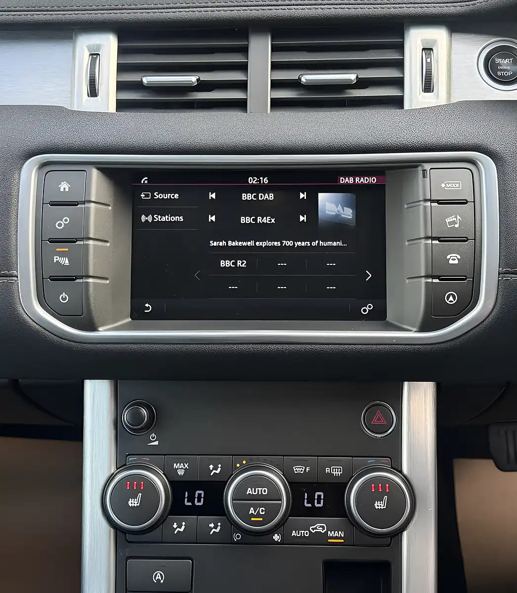 Used 2015 Land Rover Range Rover Evoque Se Tech Red - Interior and Exterior details 15