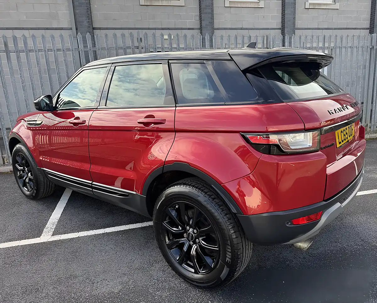 Used 2015 Land Rover Range Rover Evoque Se Tech Red - Interior and Exterior details 4