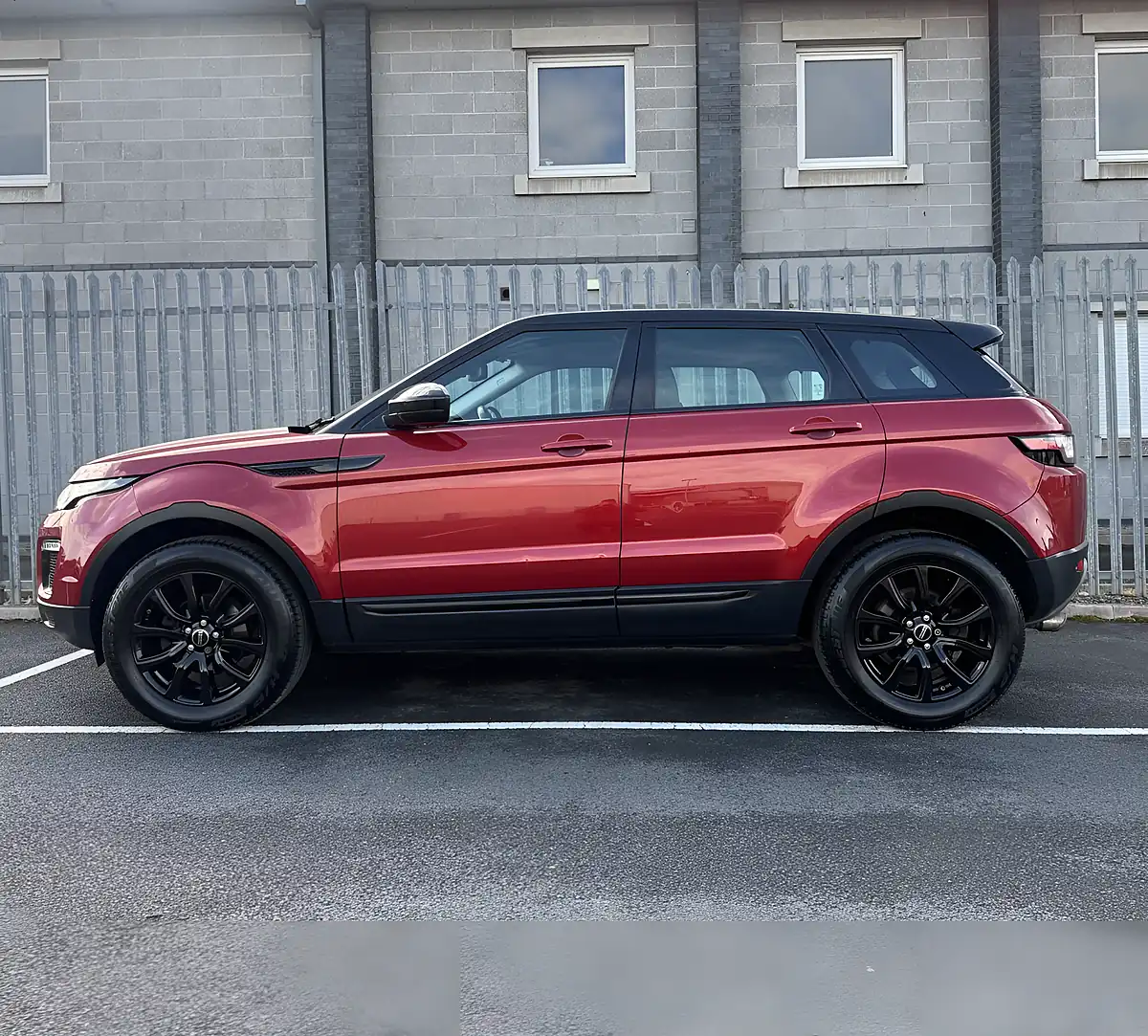 Used 2015 Land Rover Range Rover Evoque Se Tech Red - Interior and Exterior details 8