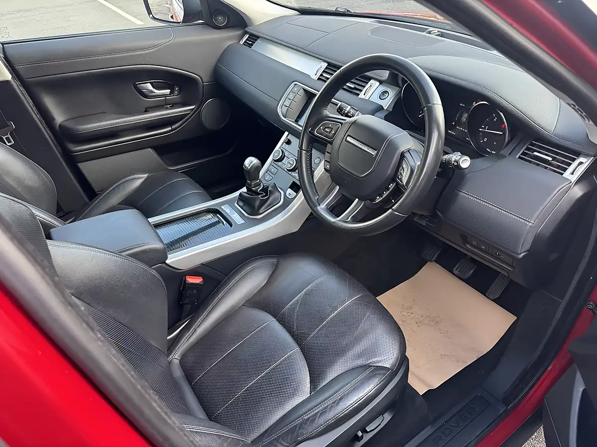 Used 2015 Land Rover Range Rover Evoque Se Tech Red - Interior and Exterior details 9