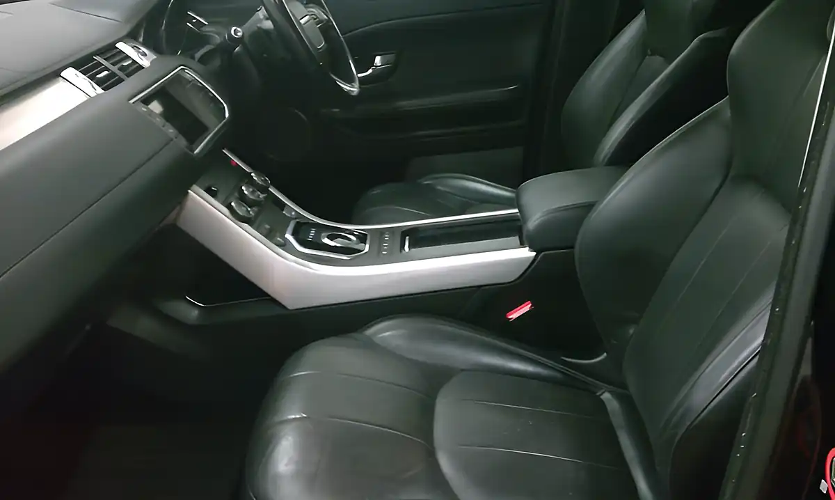 Used 2015 Land Rover Range Rover Evoque Se Tech Santorini Black - Interior and Exterior details 10