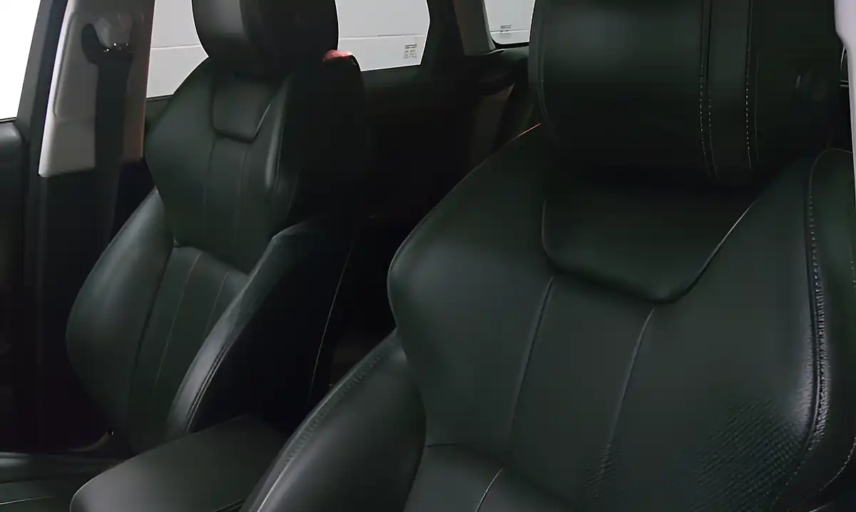Used 2015 Land Rover Range Rover Evoque Se Tech Santorini Black - Interior and Exterior details 11