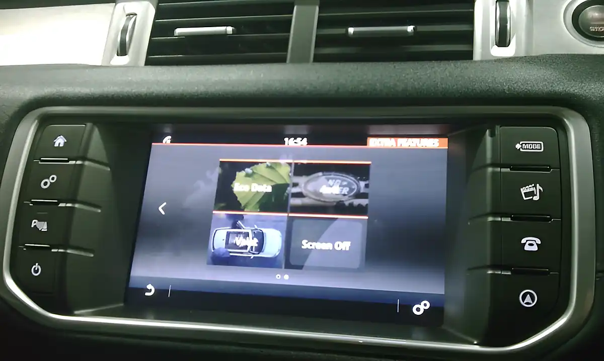 Used 2015 Land Rover Range Rover Evoque Se Tech Santorini Black - Interior and Exterior details 18