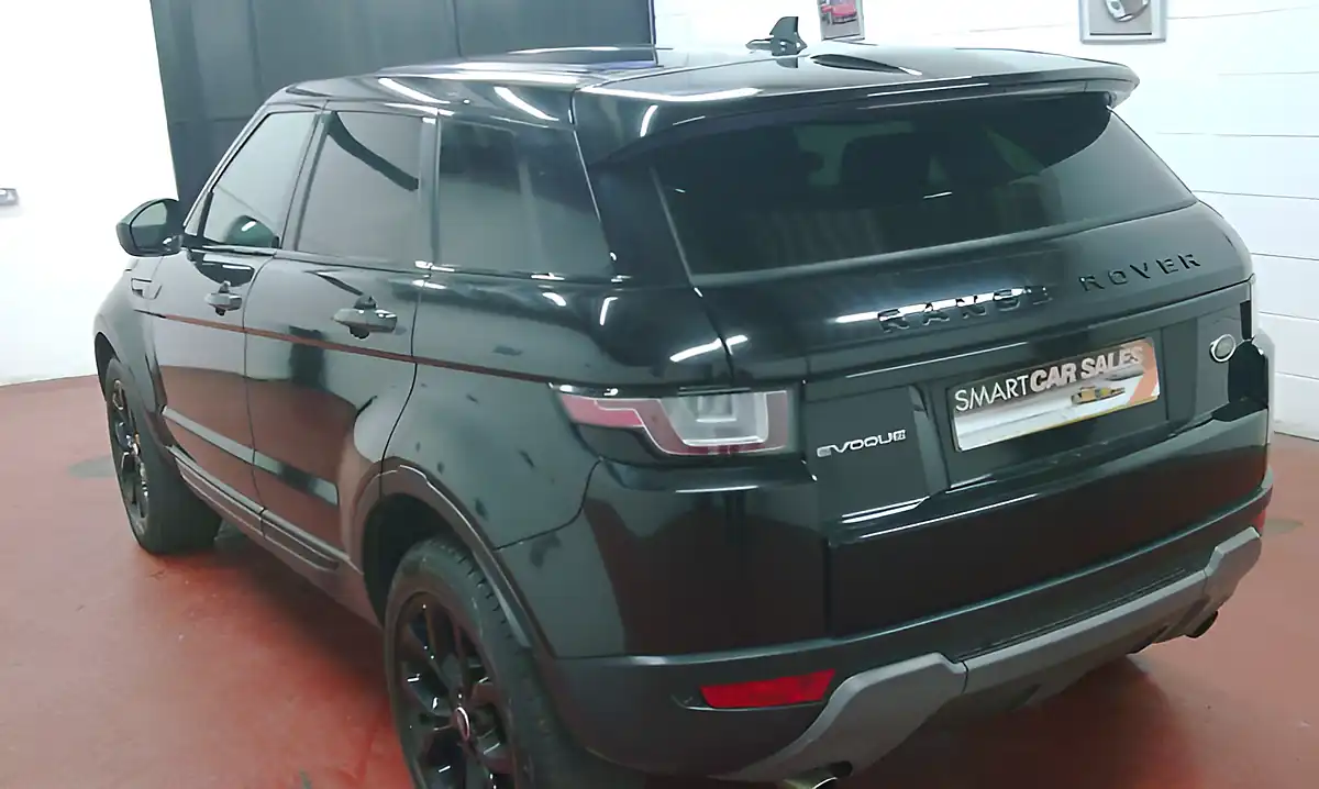 Used 2015 Land Rover Range Rover Evoque Se Tech Santorini Black - Interior and Exterior details 6
