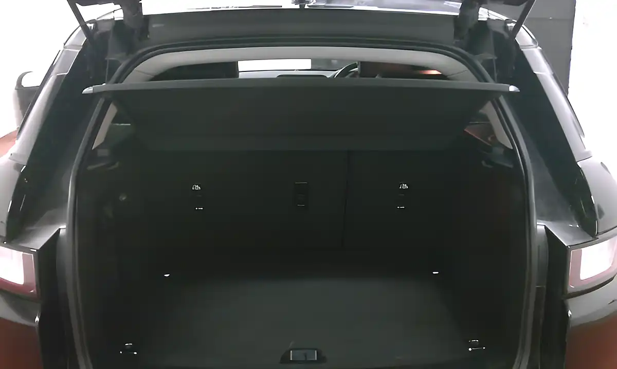 Used 2015 Land Rover Range Rover Evoque Se Tech Santorini Black - Interior and Exterior details 9