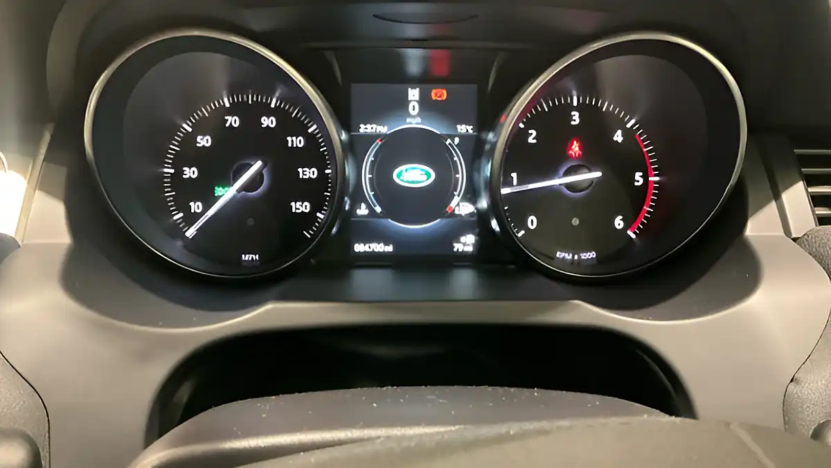 Used 2015 Land Rover Range Rover Evoque Se Tech White - Interior and Exterior details 11