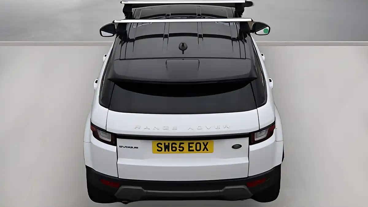 Used 2015 Land Rover Range Rover Evoque Se Tech White - Interior and Exterior details 5