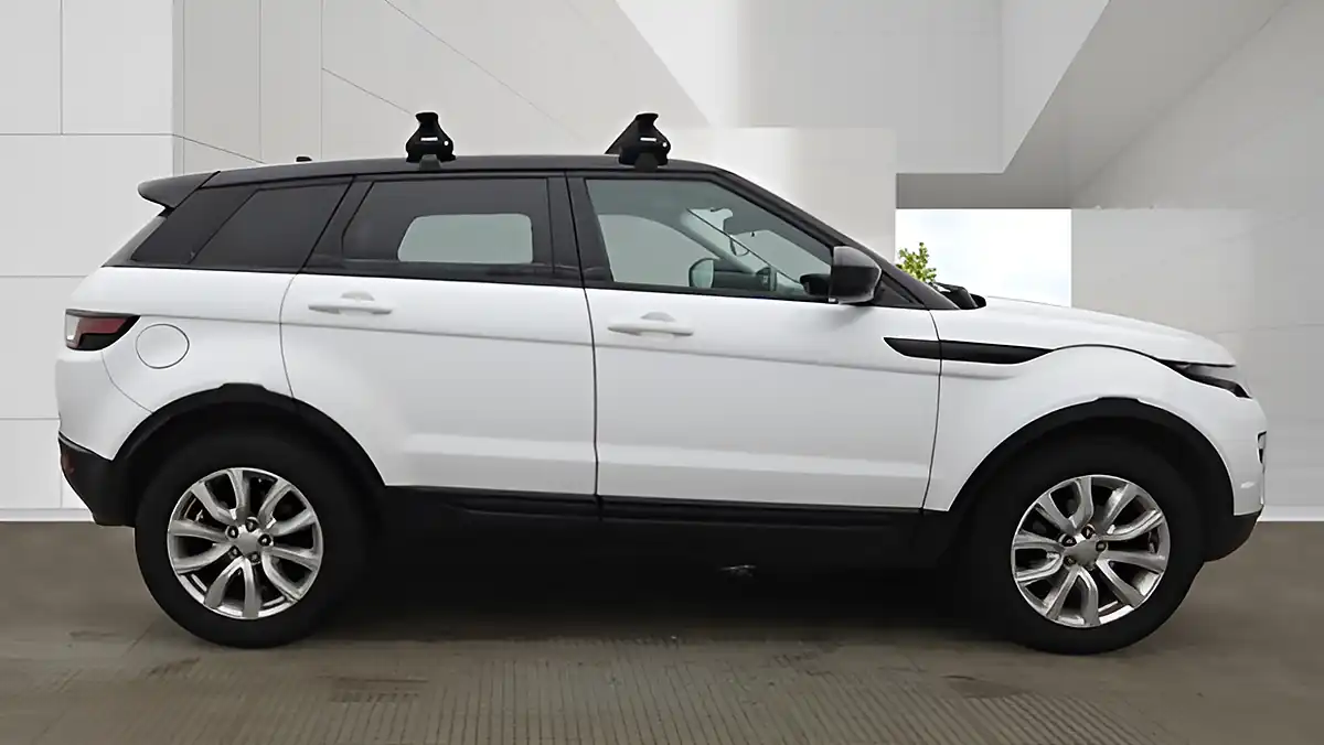 Used 2015 Land Rover Range Rover Evoque Se Tech White - Interior and Exterior details 7
