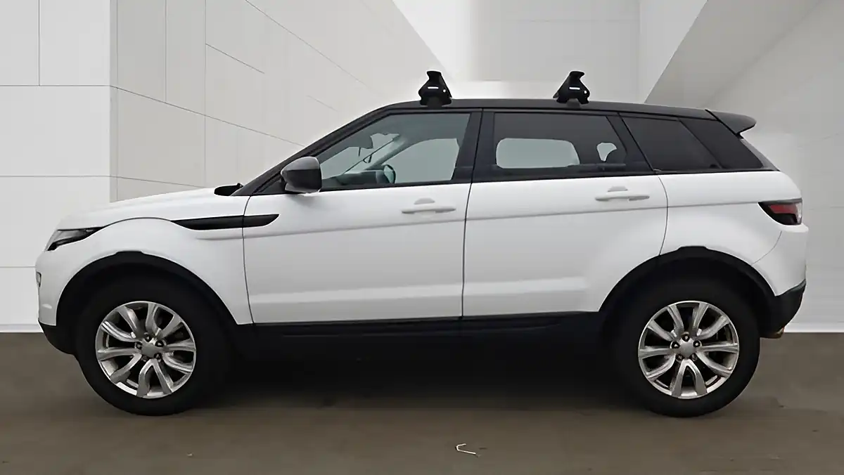 Used 2015 Land Rover Range Rover Evoque Se Tech White - Interior and Exterior details 8