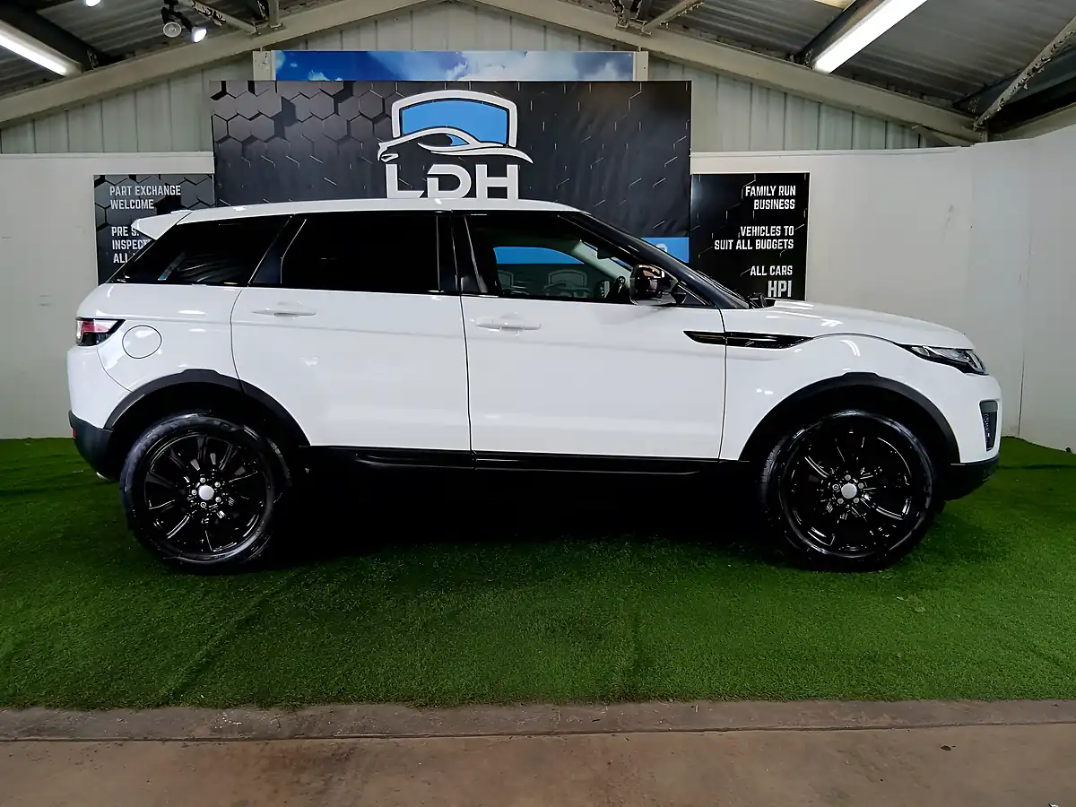 Used 2015 Land Rover Range Rover Evoque Se White - Interior and Exterior details 6