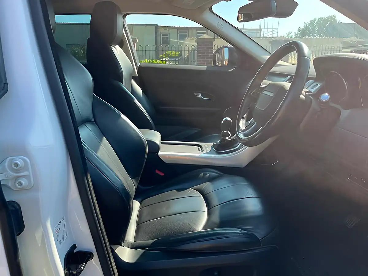 Used 2015 Land Rover Range Rover Evoque Se White - Interior and Exterior details 13
