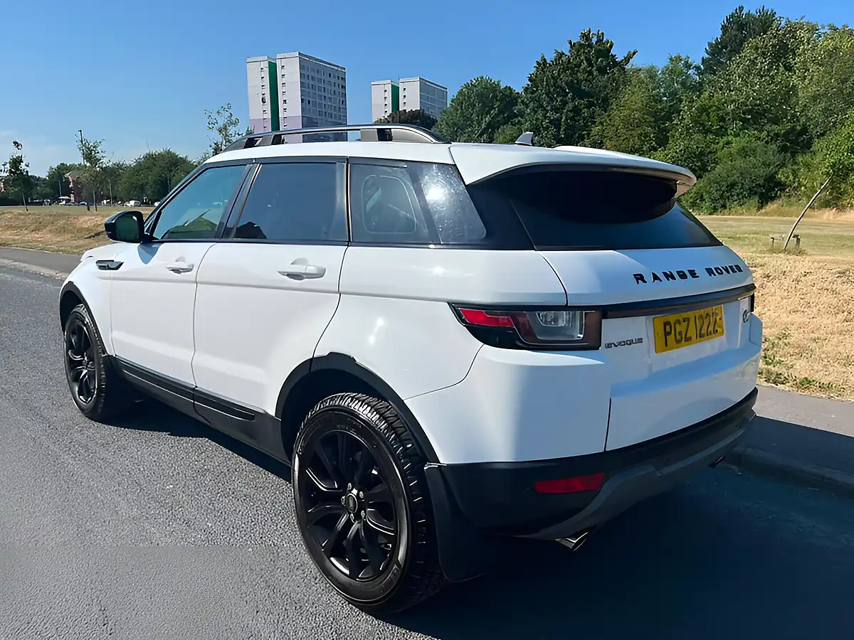 Used 2015 Land Rover Range Rover Evoque Se White - Interior and Exterior details 3