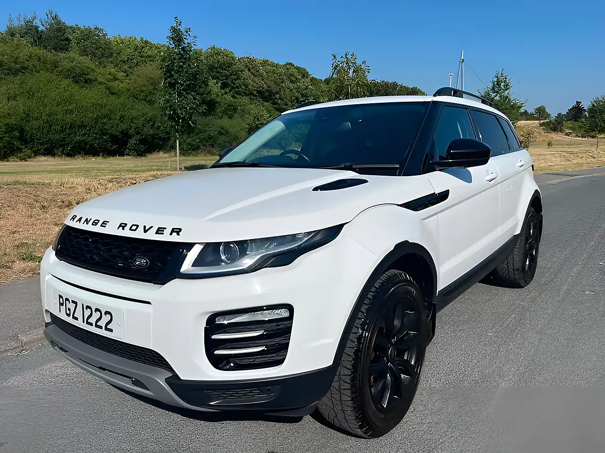 Used 2015 Land Rover Range Rover Evoque Se White - Interior and Exterior details 5