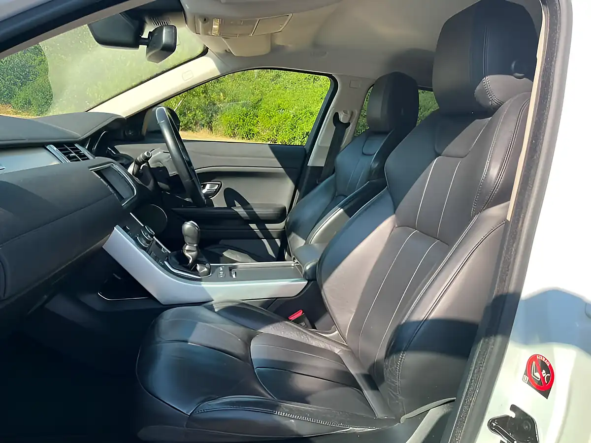 Used 2015 Land Rover Range Rover Evoque Se White - Interior and Exterior details 7