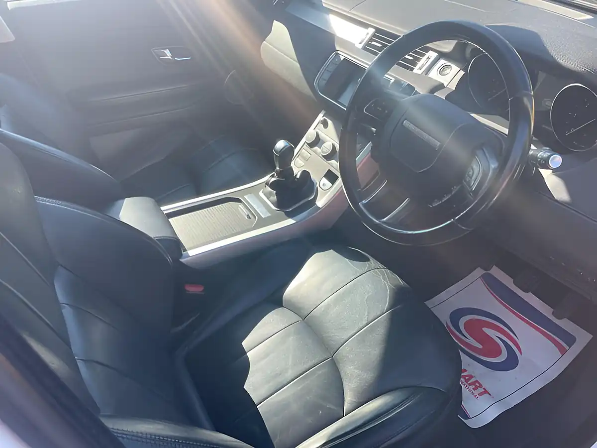 Used 2015 Land Rover Range Rover Evoque Se White - Interior and Exterior details 12