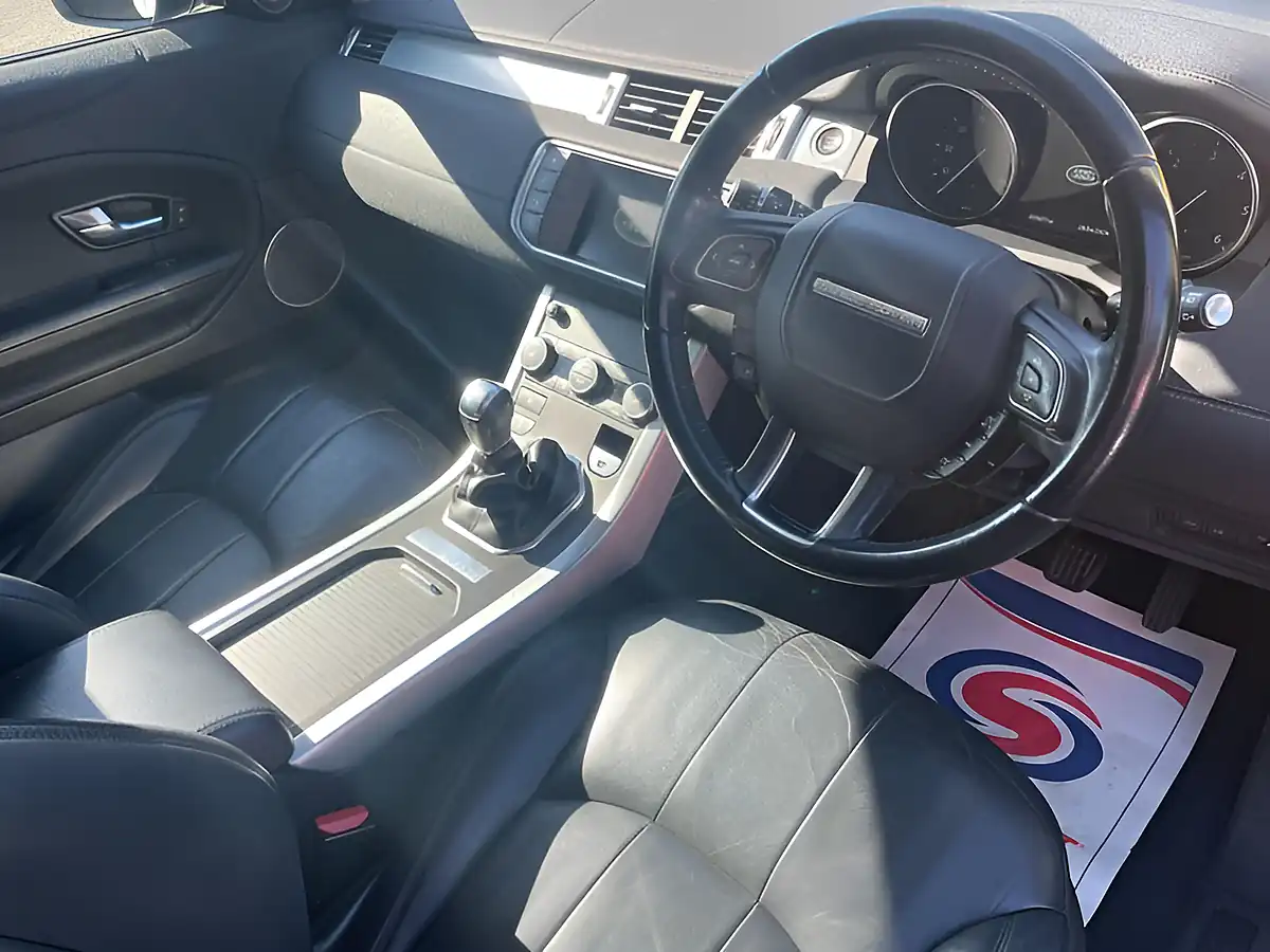 Used 2015 Land Rover Range Rover Evoque Se White - Interior and Exterior details 13