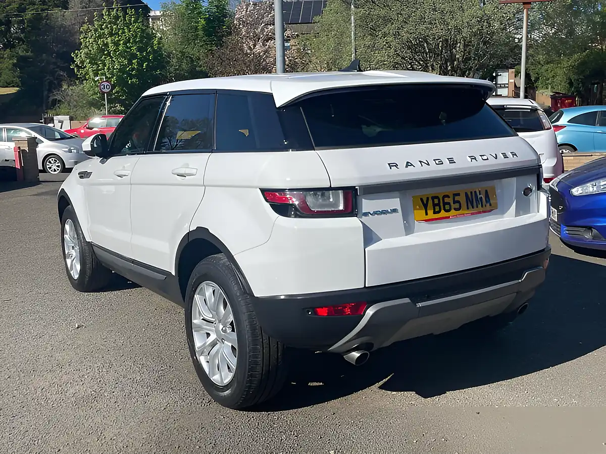 Used 2015 Land Rover Range Rover Evoque Se White - Interior and Exterior details 6