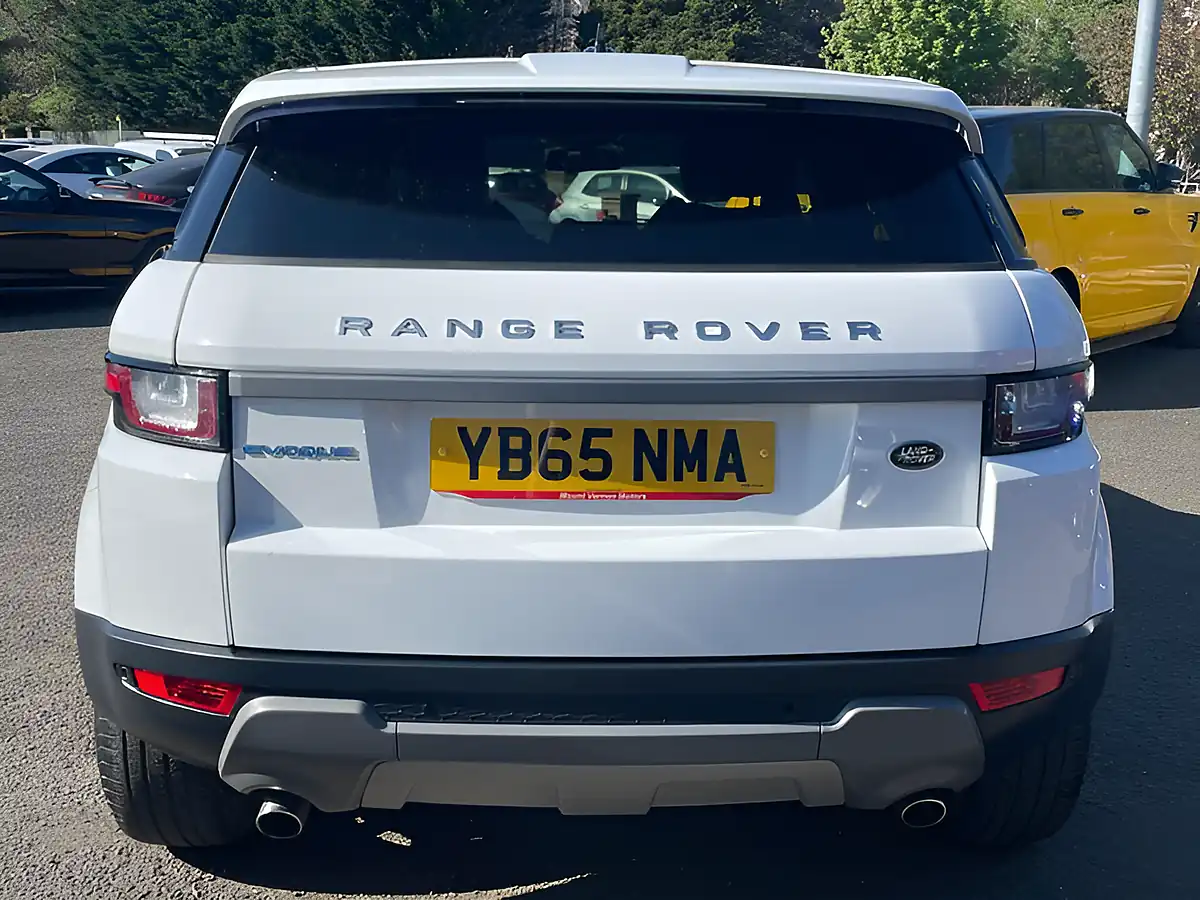 Used 2015 Land Rover Range Rover Evoque Se White - Interior and Exterior details 7