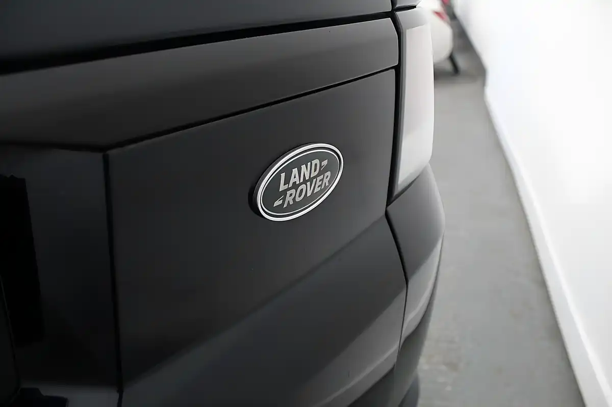 Used 2015 Land Rover Range Rover Sport Autobiography Dynamic Black - Interior and Exterior details 10