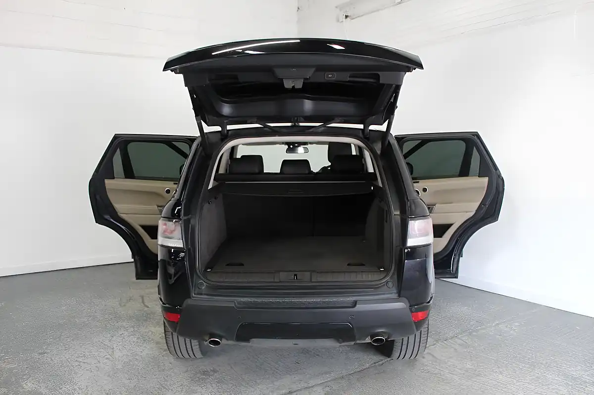 Used 2015 Land Rover Range Rover Sport Autobiography Dynamic Black - Interior and Exterior details 11