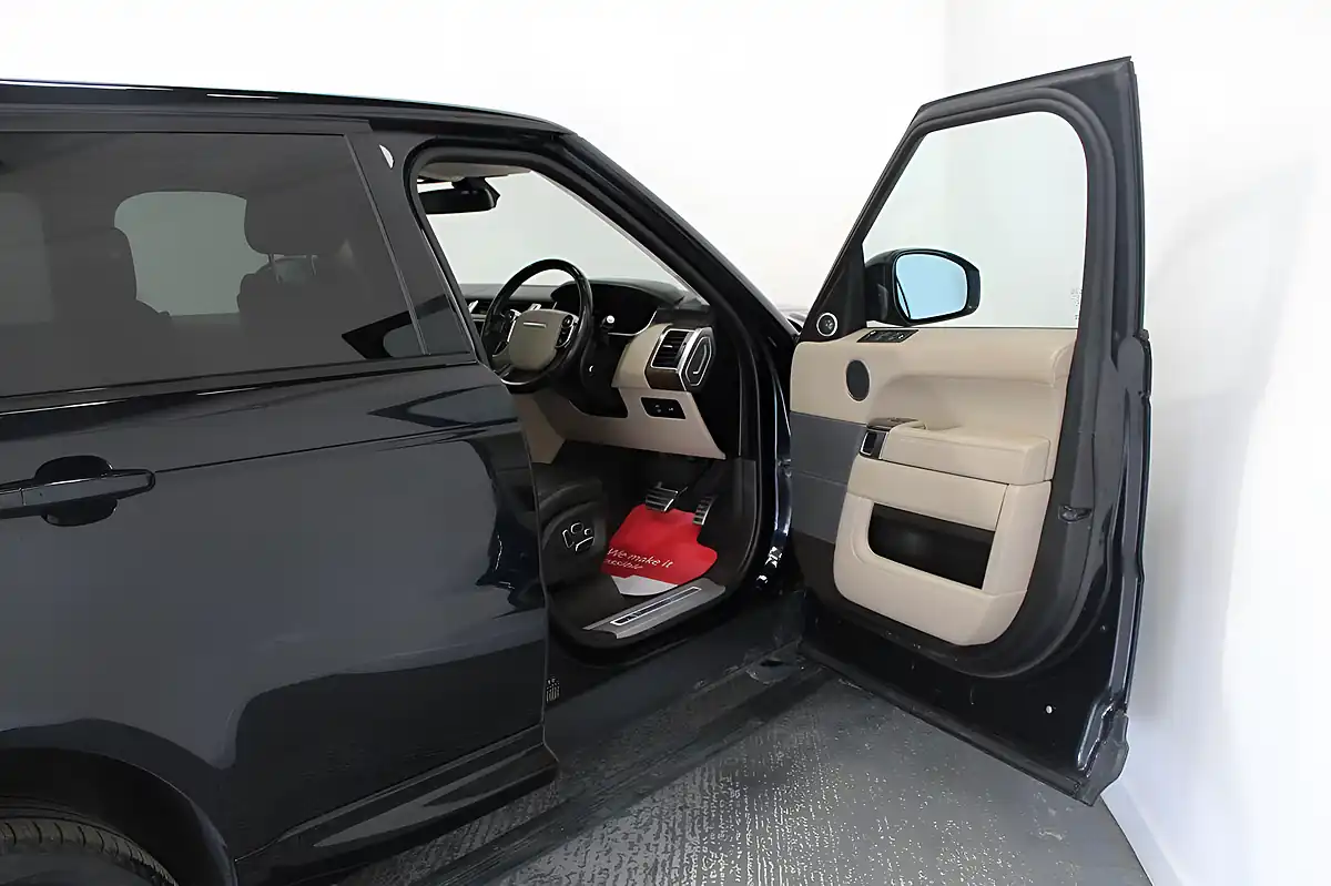 Used 2015 Land Rover Range Rover Sport Autobiography Dynamic Black - Interior and Exterior details 12