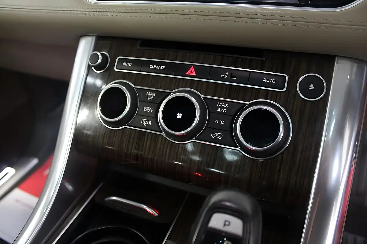 Used 2015 Land Rover Range Rover Sport Autobiography Dynamic Black - Interior and Exterior details 16
