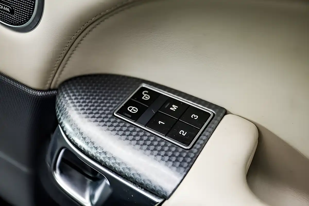 Used 2015 Land Rover Range Rover Sport Autobiography Dynamic Black - Interior and Exterior details 14
