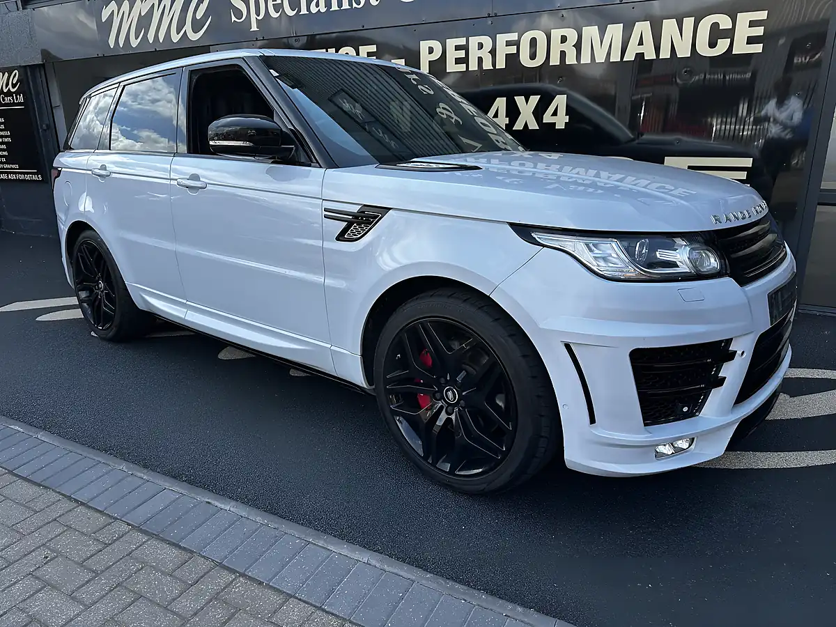 Used 2015 Land Rover Range Rover Sport Autobiography Dynamic Yulong White - Front View