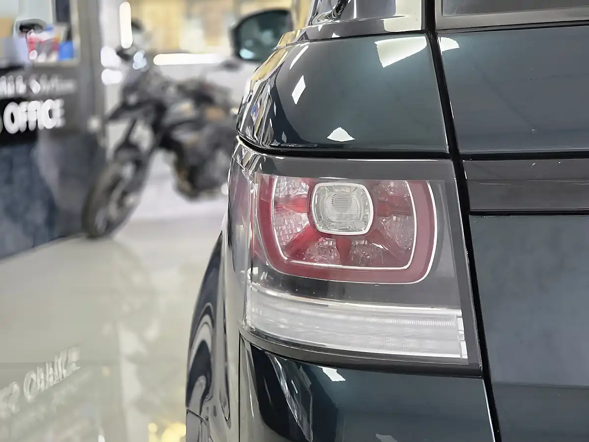 Used 2015 Land Rover Range Rover Sport Hse Dynamic Aintree Green - Interior and Exterior details 15