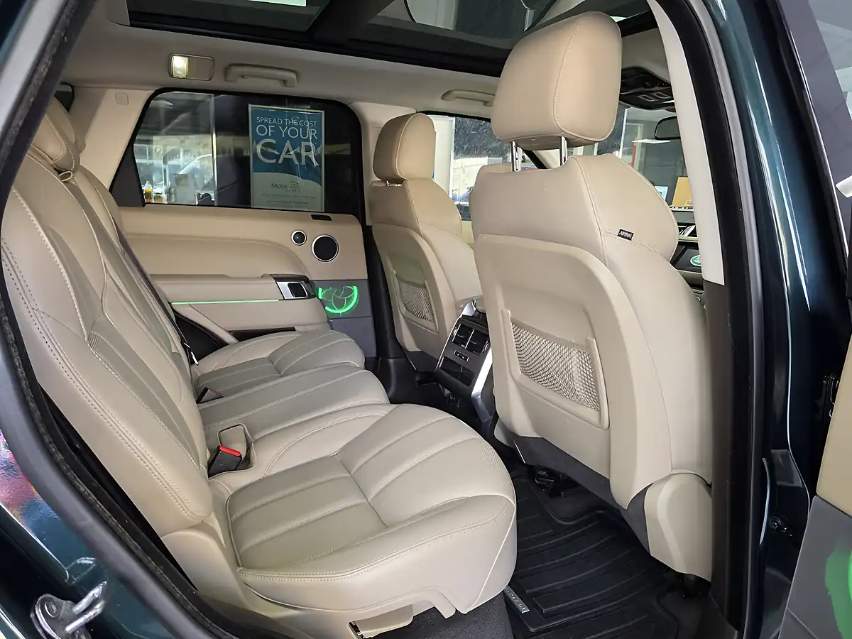 Used 2015 Land Rover Range Rover Sport Hse Dynamic Aintree Green - Interior and Exterior details 9