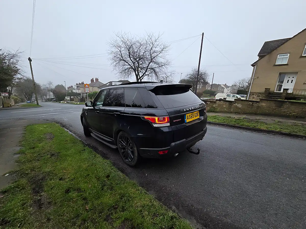 Used 2015 Land Rover Range Rover Sport Hse Dynamic Black - Interior and Exterior details 10