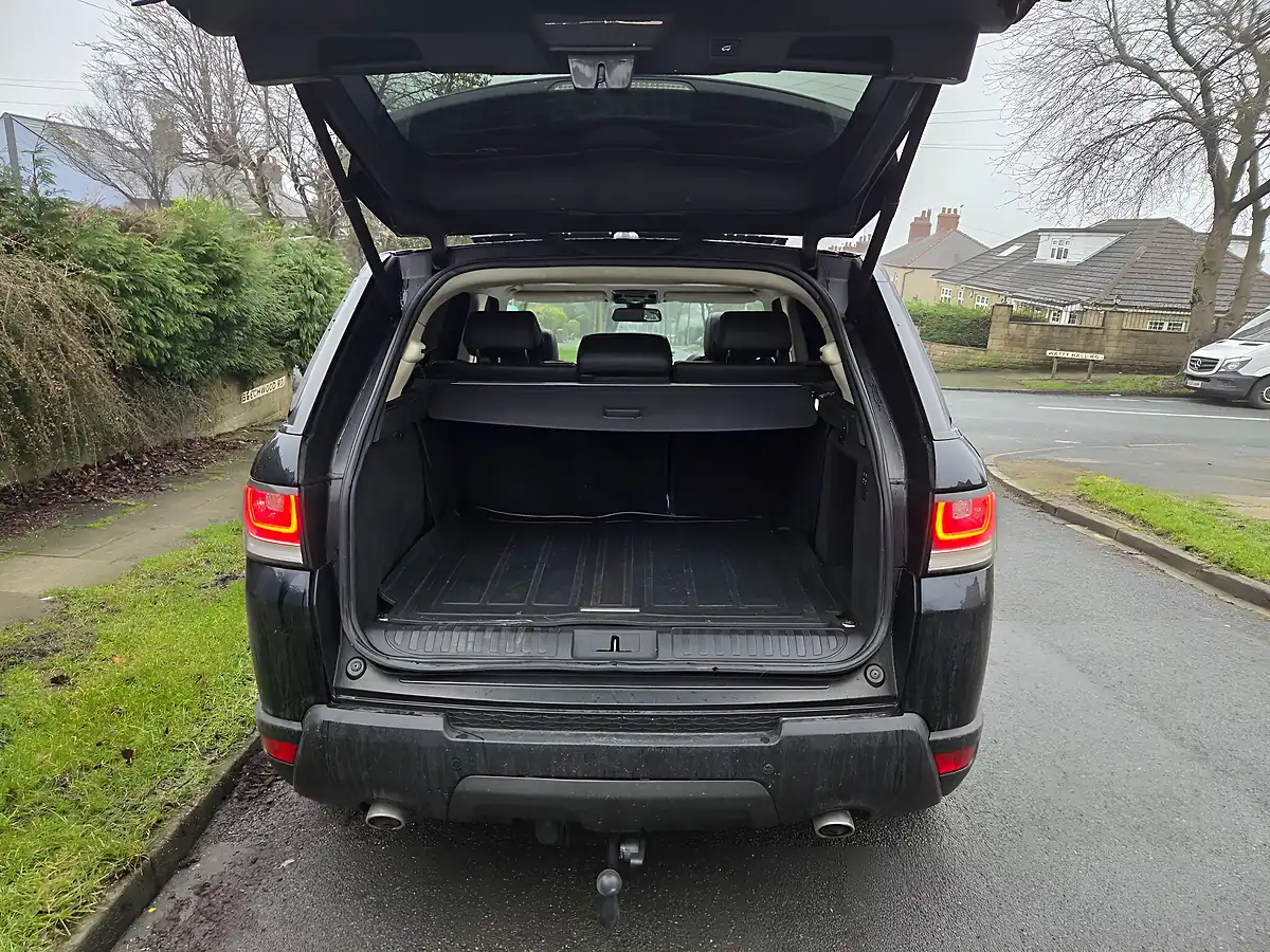 Used 2015 Land Rover Range Rover Sport Hse Dynamic Black - Interior and Exterior details 18