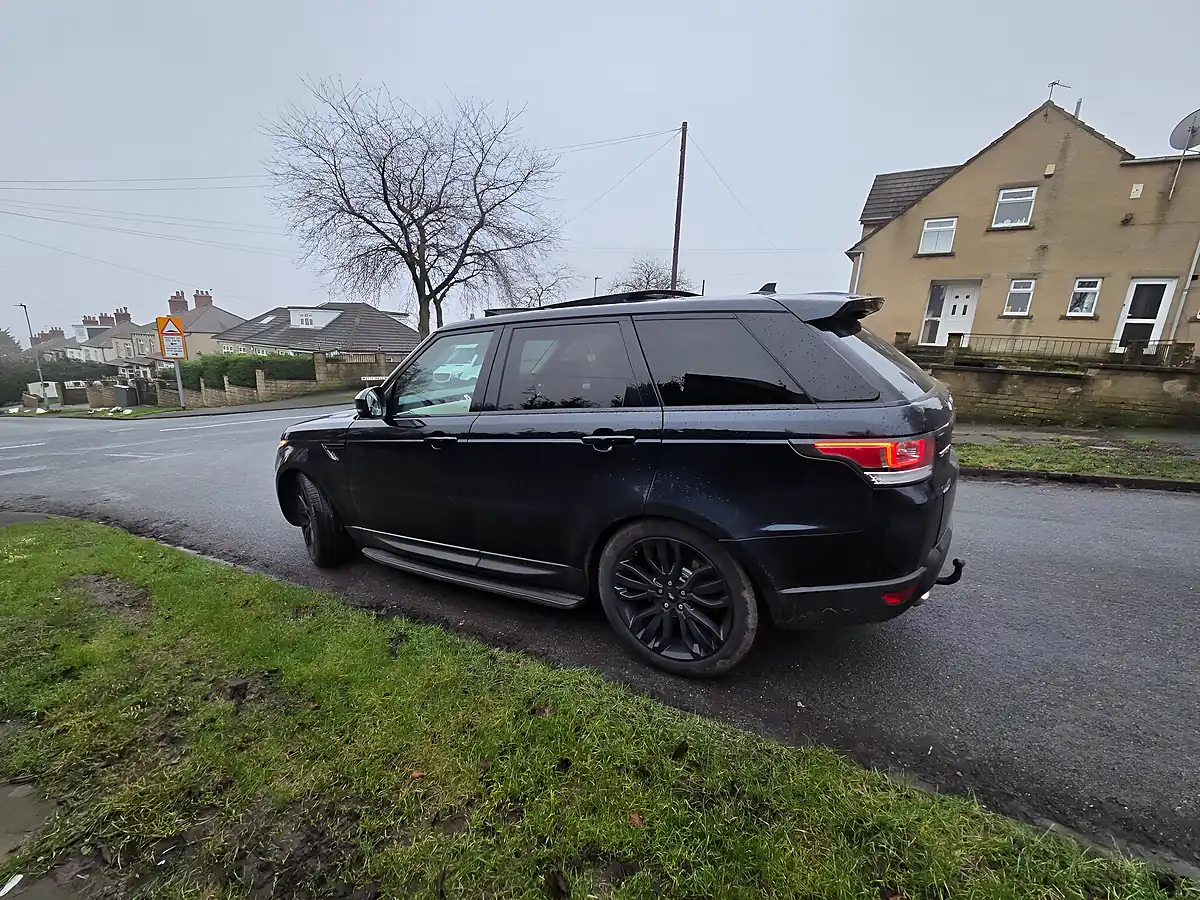 Used 2015 Land Rover Range Rover Sport Hse Dynamic Black - Interior and Exterior details 8