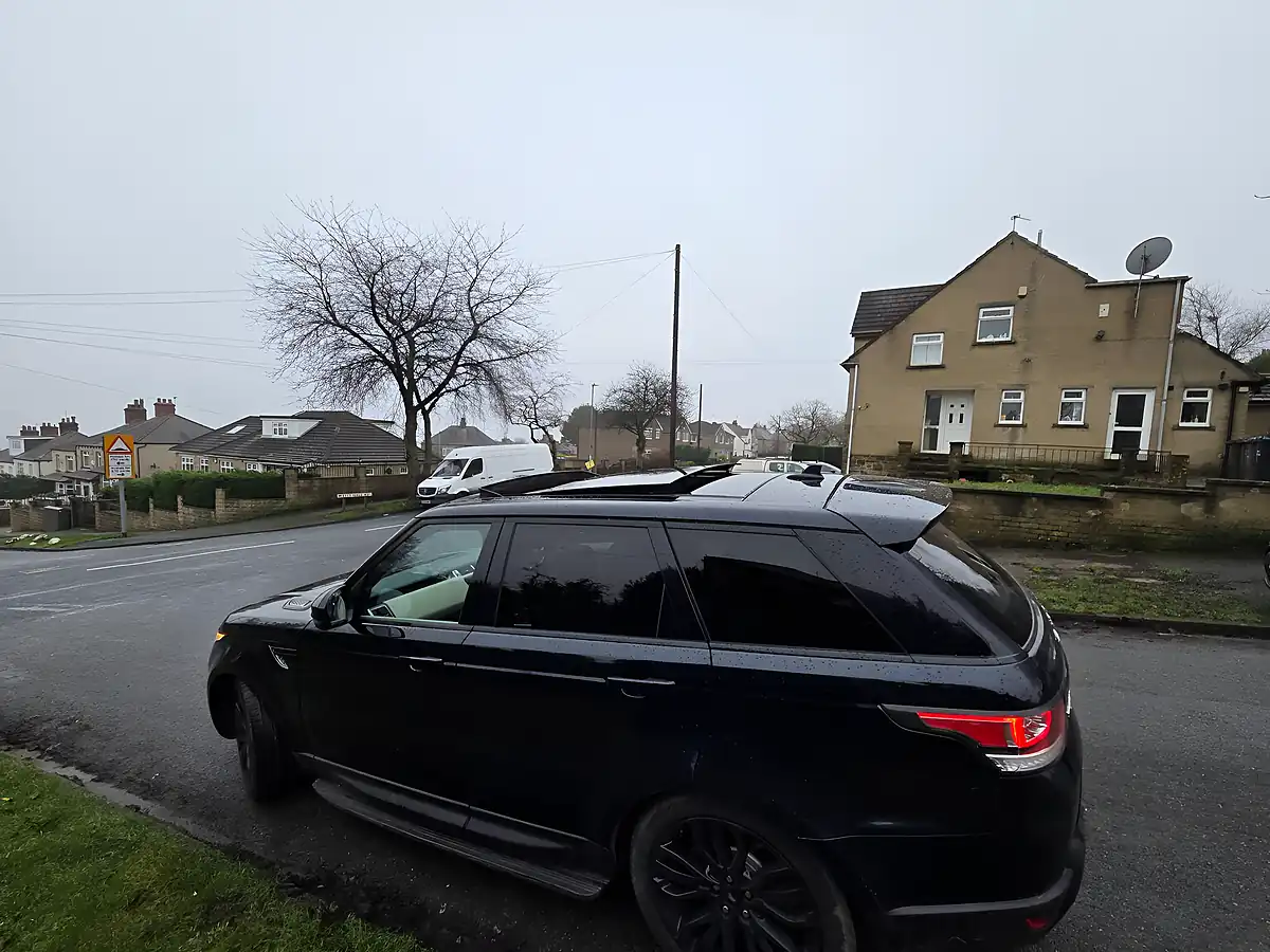 Used 2015 Land Rover Range Rover Sport Hse Dynamic Black - Interior and Exterior details 9