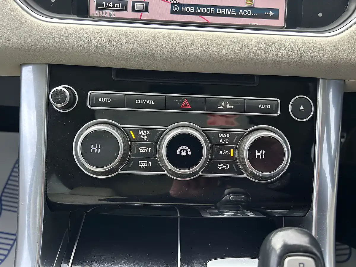 Used 2015 Land Rover Range Rover Sport Hse Dynamic Black - Interior and Exterior details 17