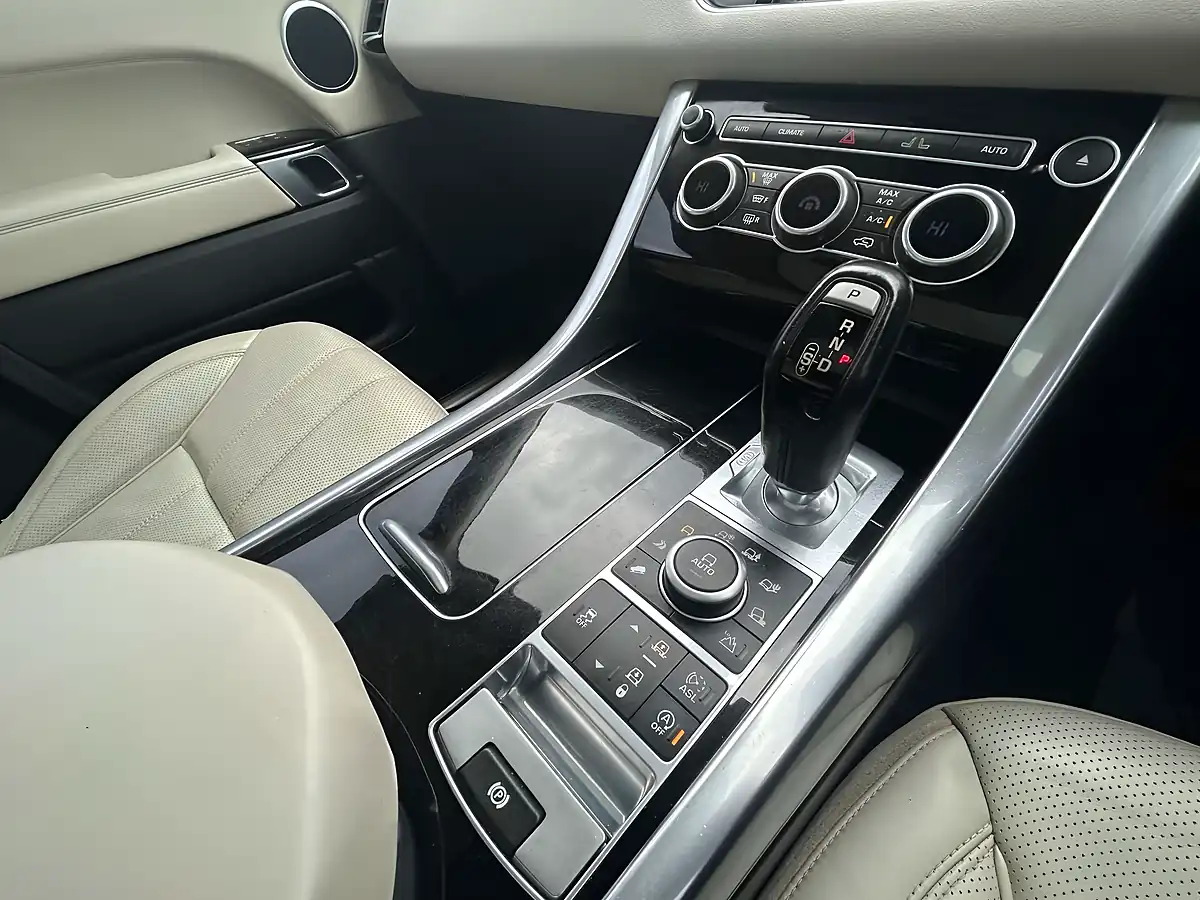 Used 2015 Land Rover Range Rover Sport Hse Dynamic Black - Interior and Exterior details 18