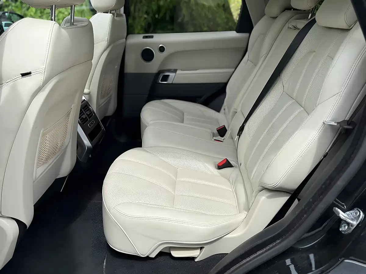 Used 2015 Land Rover Range Rover Sport Hse Dynamic Black - Interior and Exterior details 12
