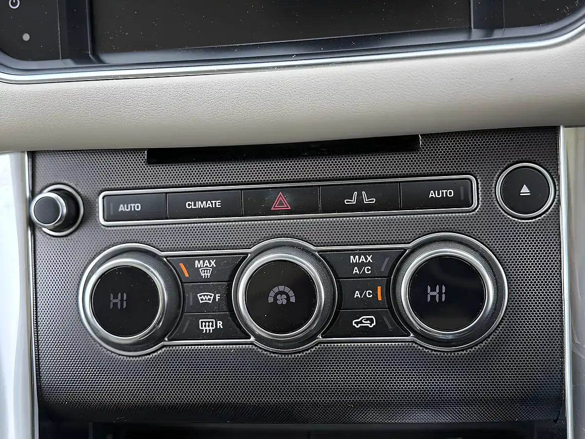Used 2015 Land Rover Range Rover Sport Hse Dynamic Black - Interior and Exterior details 14