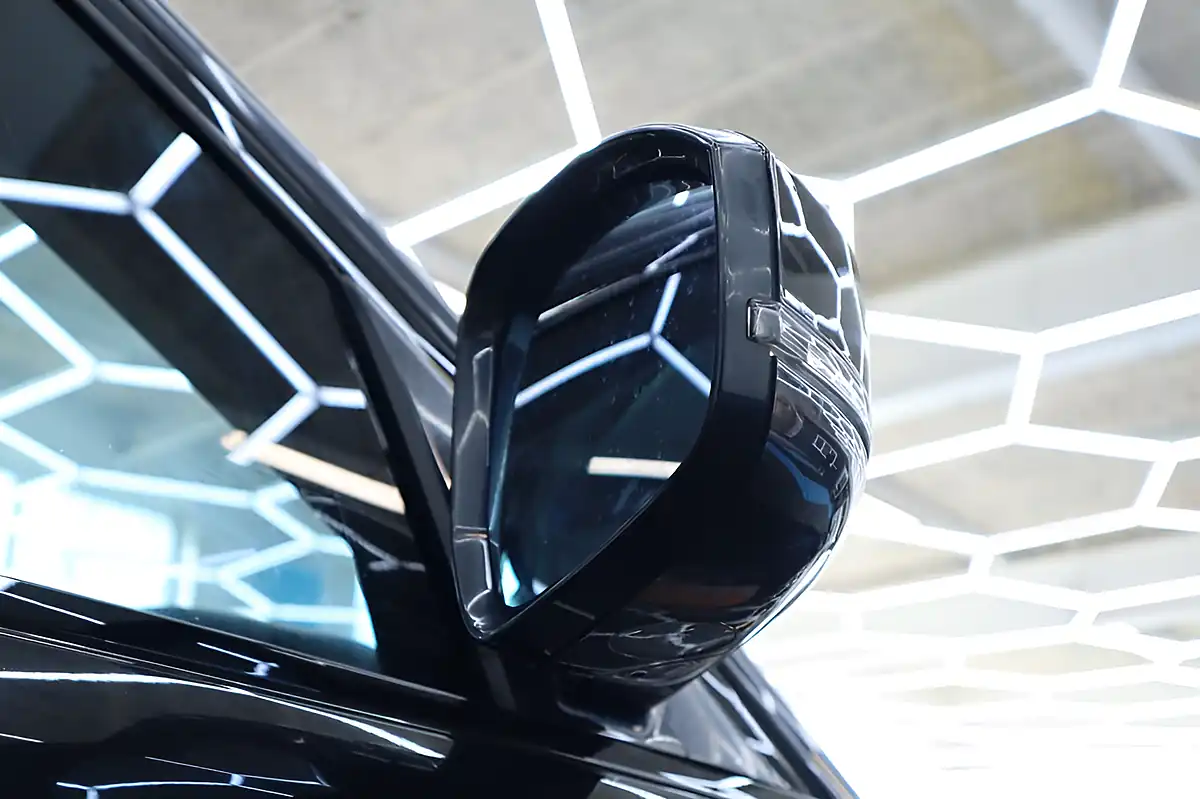 Used 2015 Land Rover Range Rover Sport Hse Dynamic Black - Interior and Exterior details 6