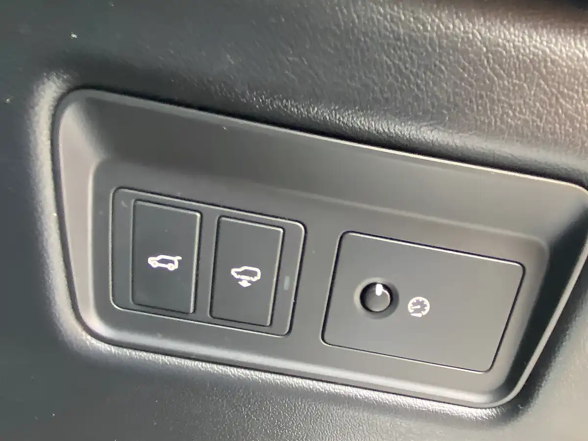 Used 2015 Land Rover Range Rover Sport Hse Dynamic Blue - Interior and Exterior details 12