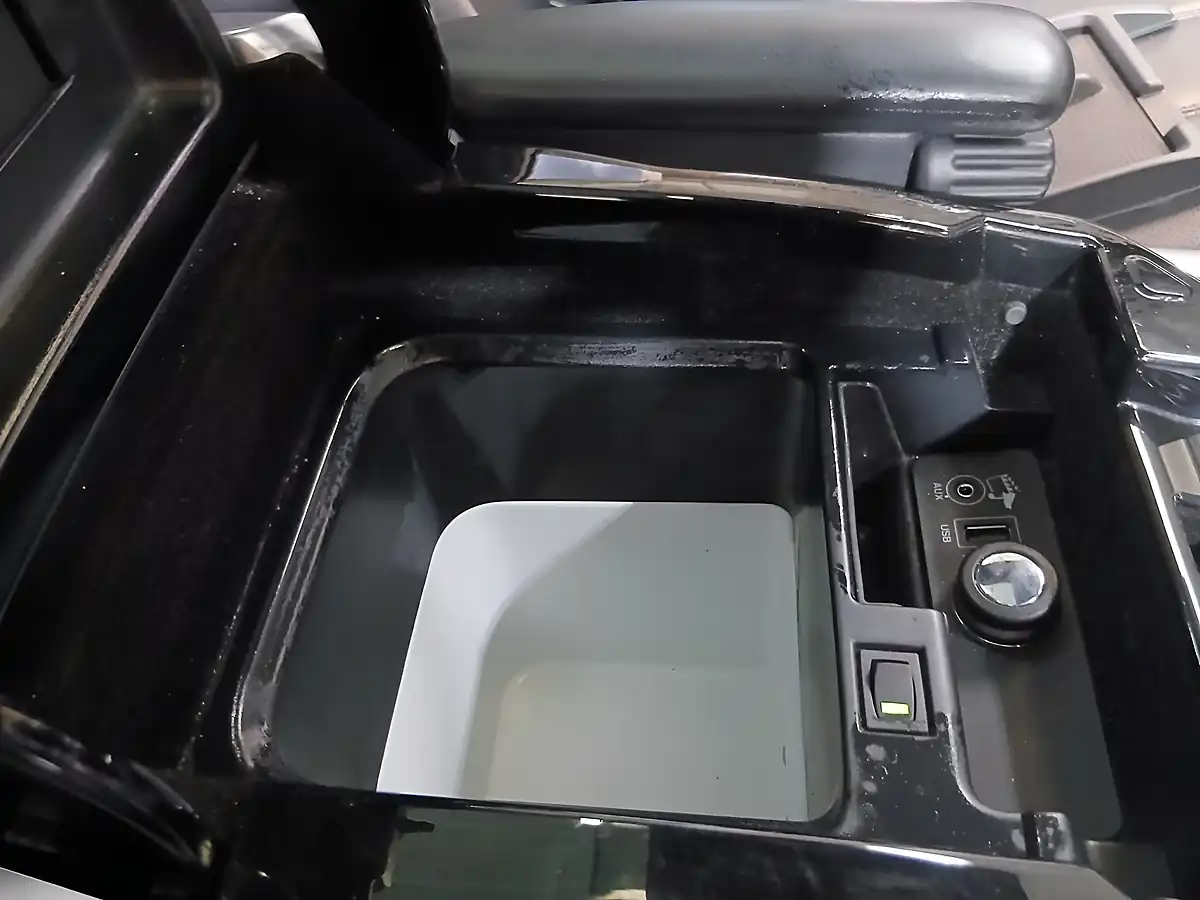 Used 2015 Land Rover Range Rover Sport Hse Dynamic Grey - Interior and Exterior details 16