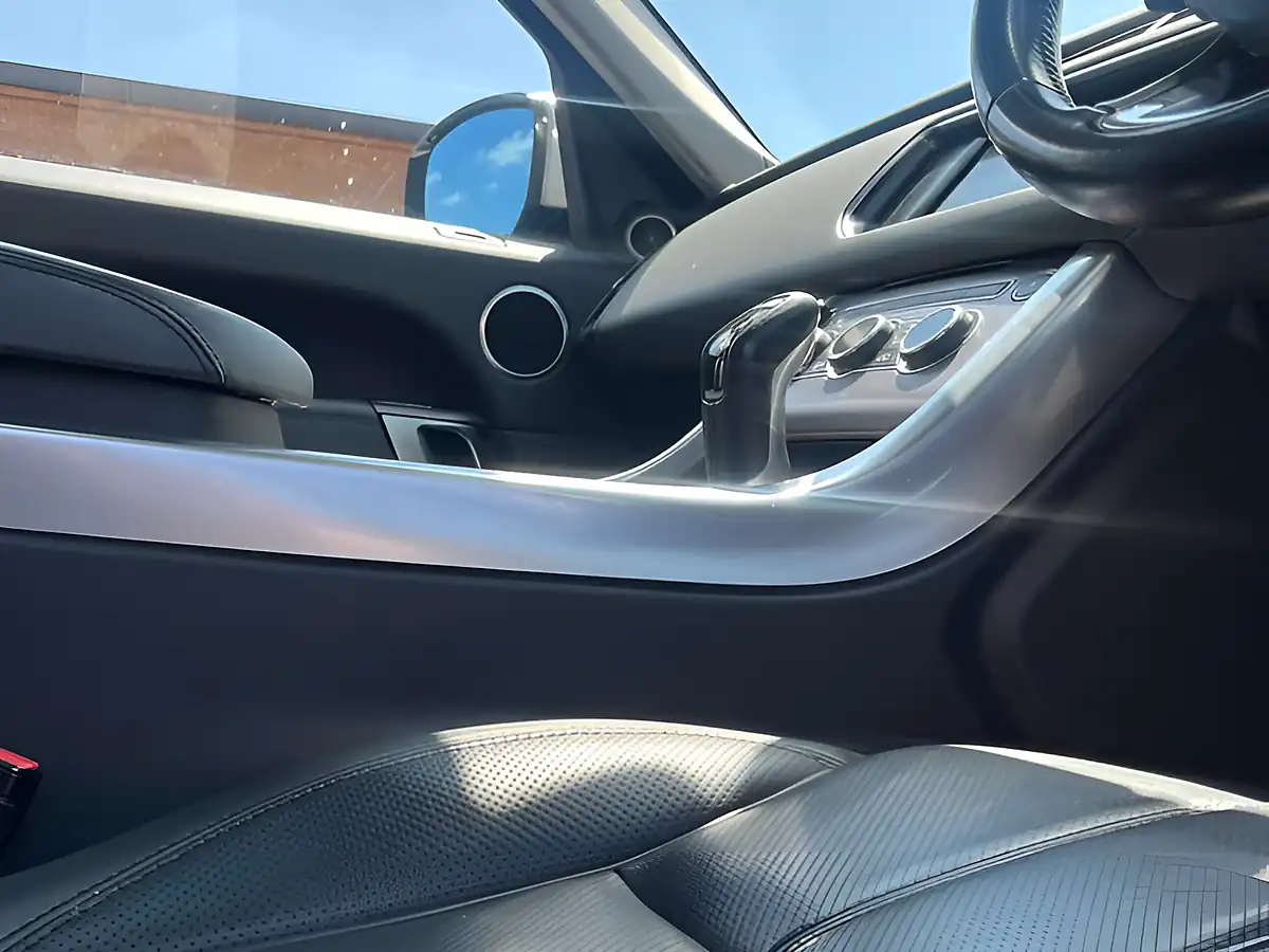 Used 2015 Land Rover Range Rover Sport Hse Fuji White - Interior and Exterior details 13