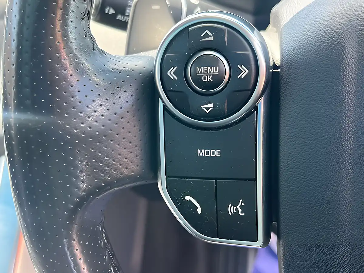 Used 2015 Land Rover Range Rover Sport Hse Fuji White - Interior and Exterior details 17
