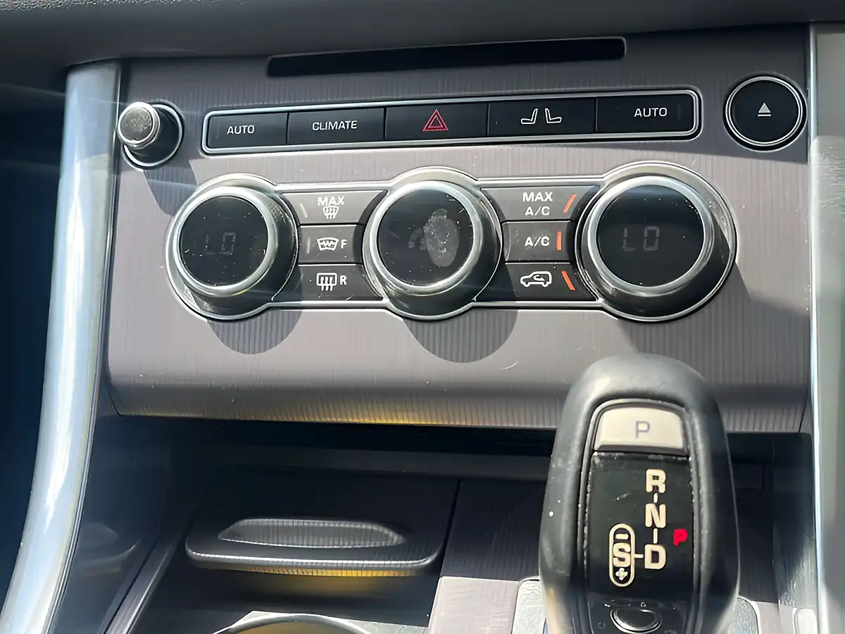 Used 2015 Land Rover Range Rover Sport Hse Fuji White - Interior and Exterior details 12