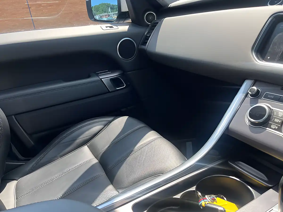 Used 2015 Land Rover Range Rover Sport Hse Fuji White - Interior and Exterior details 17