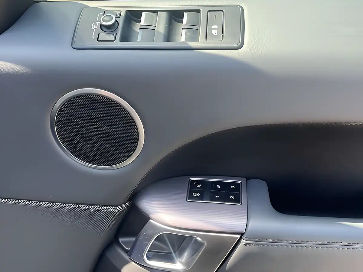 Used 2015 Land Rover Range Rover Sport Hse Fuji White - Interior and Exterior details 18