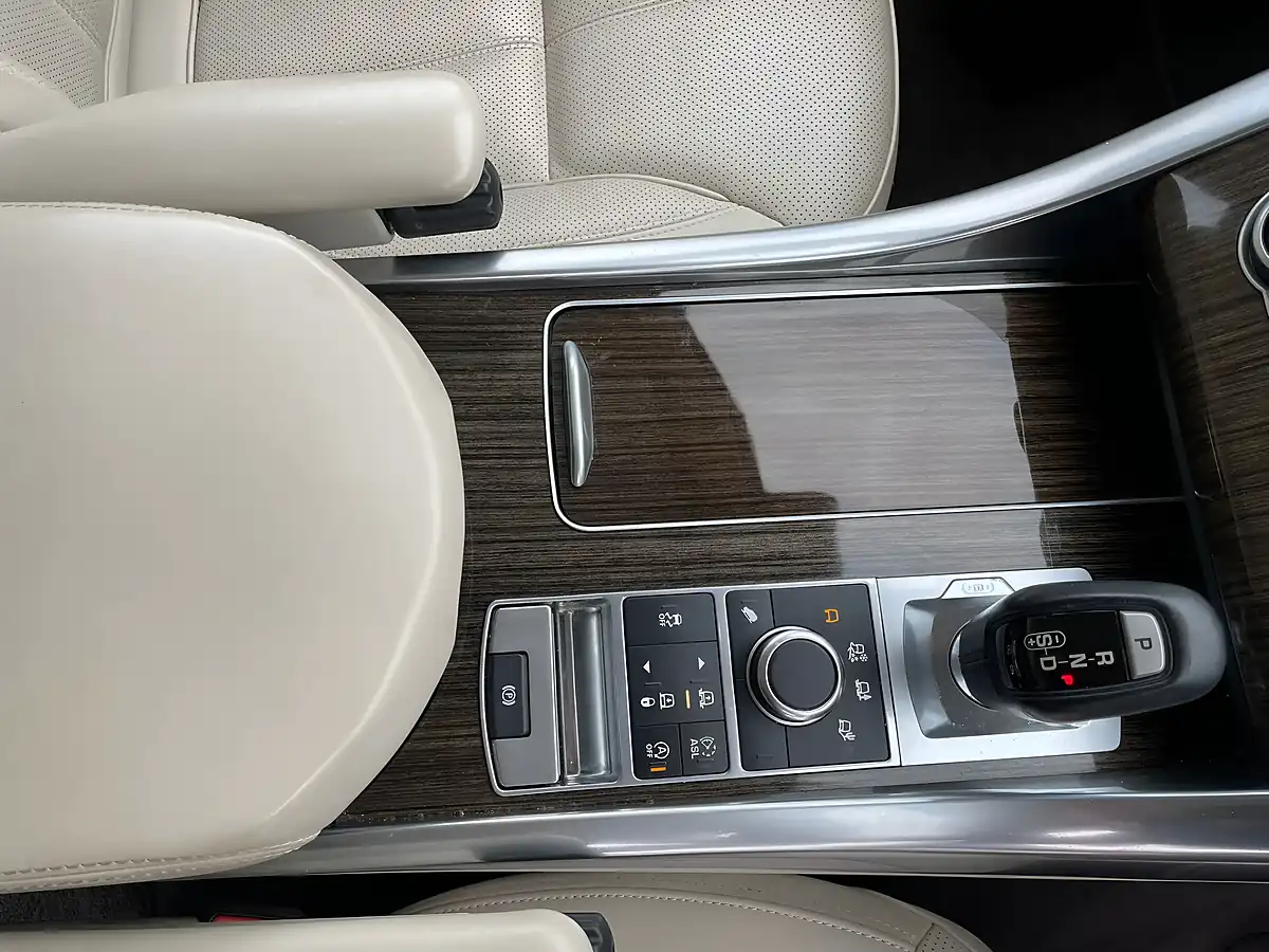 Used 2015 Land Rover Range Rover Sport Hse Gold - Interior and Exterior details 17