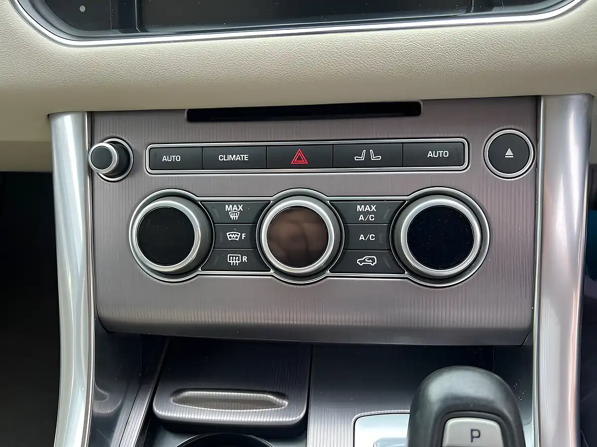 Used 2015 Land Rover Range Rover Sport Hse Santorini Black - Interior and Exterior details 16